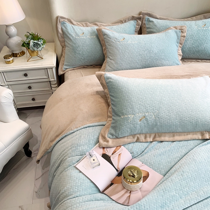 91家纺网 家纺一手货源 找家纺 馨蕊2021秋冬新品轻奢煦暖绒奥斯汀系列实拍图 奥斯汀 水绿