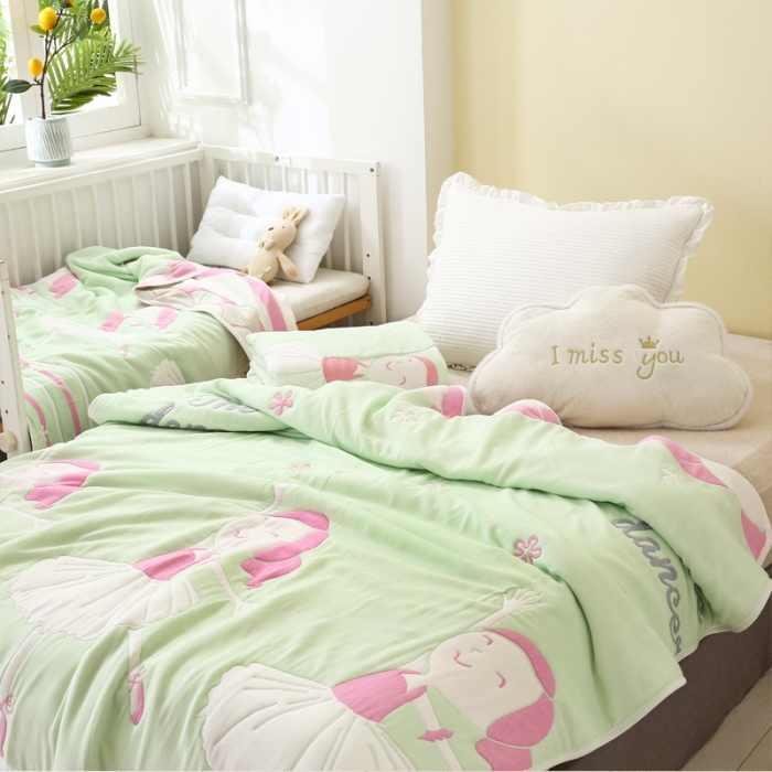 91家纺网 家纺一手货源 找家纺 朴尔 2020年新款全棉十层纱布加厚儿童盖被毛巾被 爱跳舞的姑娘绿