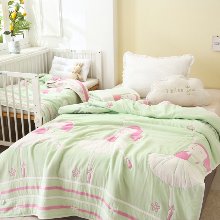 91家纺网 家纺一手货源 找家纺 朴尔 2020年新款全棉十层纱布加厚儿童盖被毛巾被 爱跳舞的姑娘绿