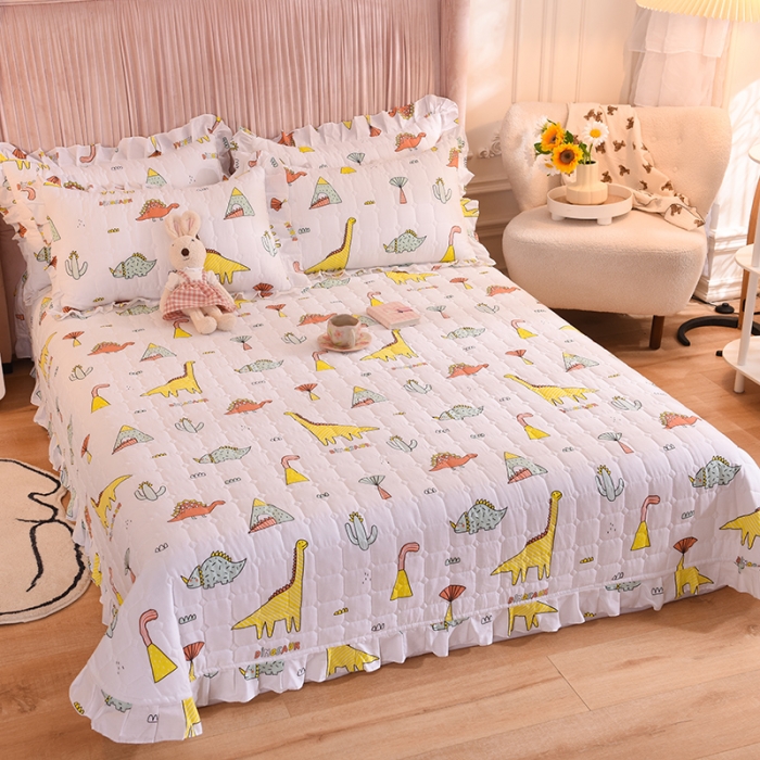 91家纺网 家纺一手货源 找家纺 甜之梦家纺 2025新款全棉夹棉防滑抗菌花边款床盖侏罗纪