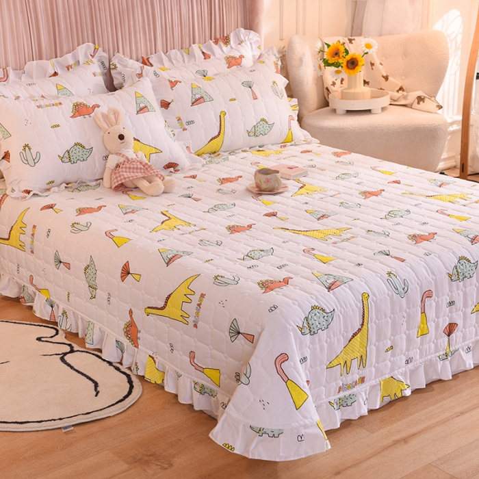 91家纺网 家纺一手货源 找家纺 甜之梦家纺 2025新款全棉夹棉防滑抗菌花边款床盖侏罗纪