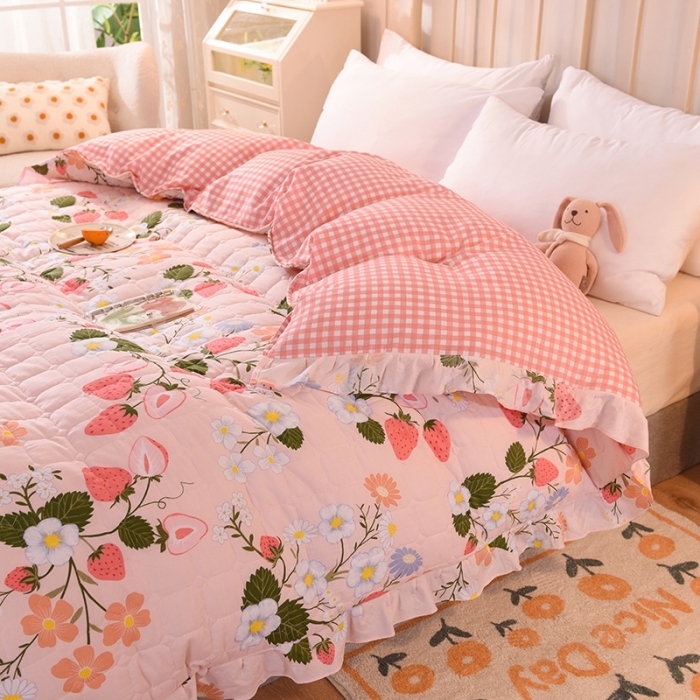 91家纺网 家纺一手货源 找家纺 甜之梦 2025新款全棉印花夹棉抗菌被套 莓之语