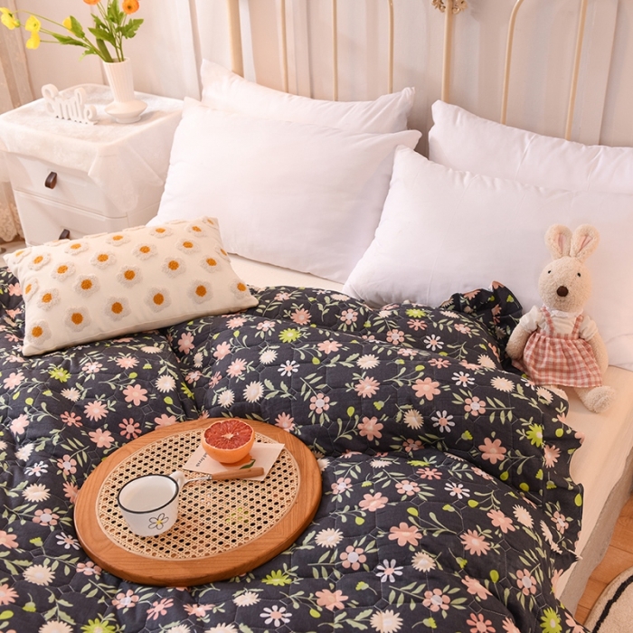 91家纺网 家纺一手货源 找家纺 甜之梦 2025新款全棉印花夹棉抗菌被套 沁园春
