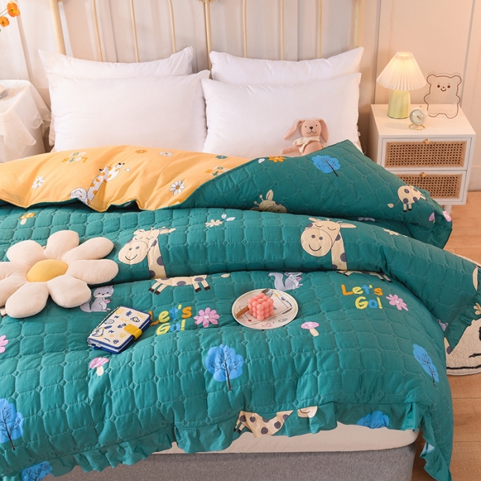 91家纺网 家纺一手货源 找家纺 甜之梦 2025新款全棉印花夹棉抗菌被套 小鹿精灵绿