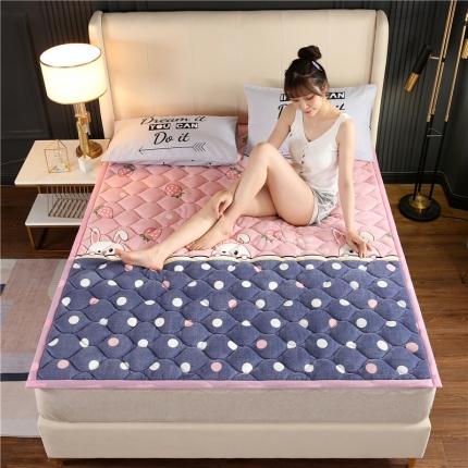 91家纺网 家纺一手货源 找家纺 东宇床垫 2022新款加厚微芙绒床垫 萌兔宝贝