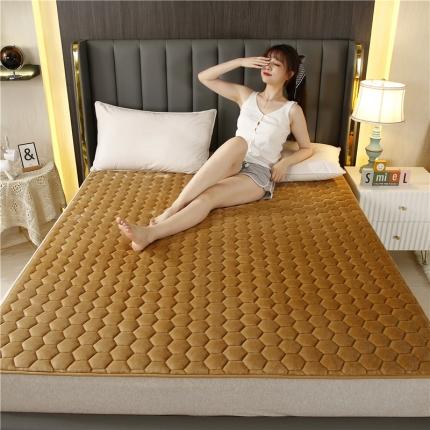 91家纺网 家纺一手货源 找家纺 东宇床垫 2022新款牛奶绒薄款床垫 姜黄色