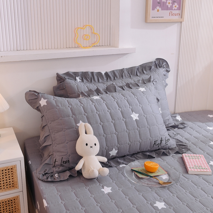 91家纺网 家纺一手货源 找家纺 甜之梦 2025新款全棉印花夹棉抗菌枕套 纯色星空