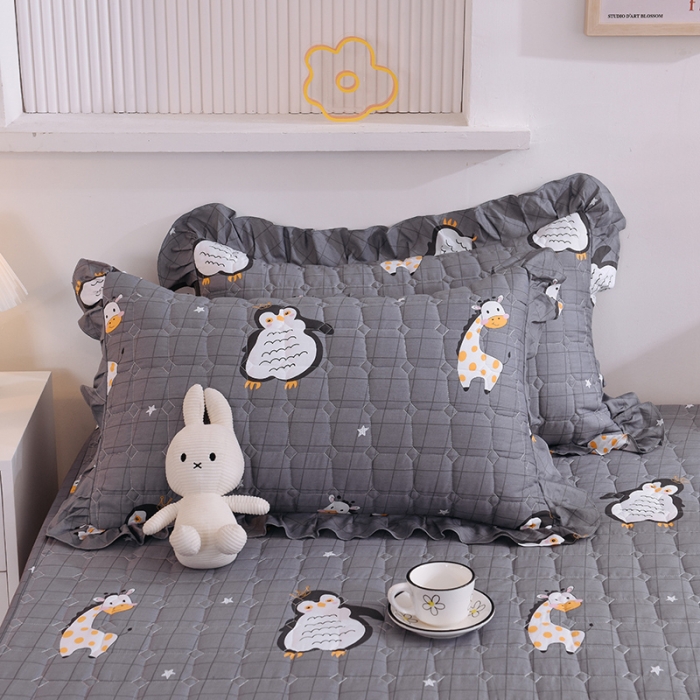 91家纺网 家纺一手货源 找家纺 甜之梦 2025新款全棉印花夹棉抗菌枕套 萌企鹅