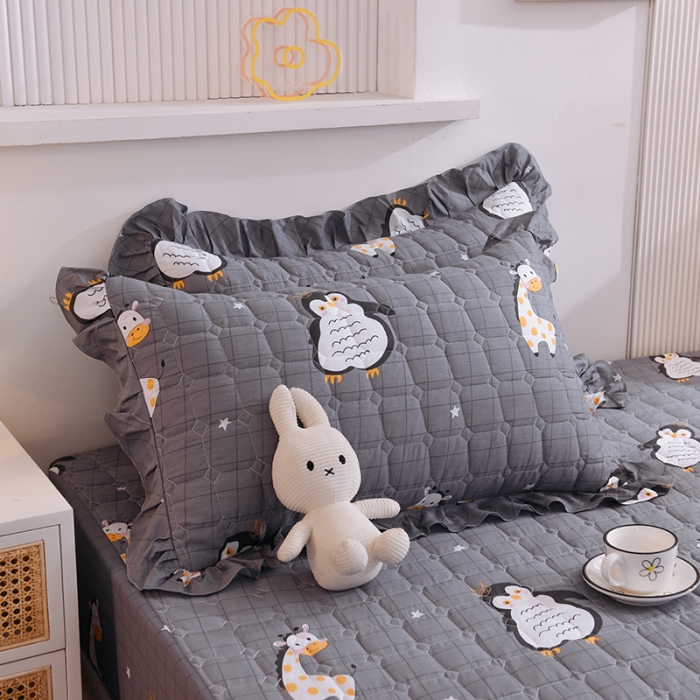 91家纺网 家纺一手货源 找家纺 甜之梦 2025新款全棉印花夹棉抗菌枕套 萌企鹅