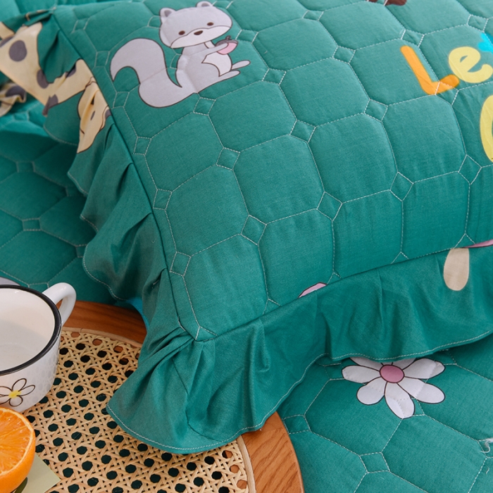 91家纺网 家纺一手货源 找家纺 甜之梦 2025新款全棉印花夹棉抗菌枕套 小鹿精灵绿