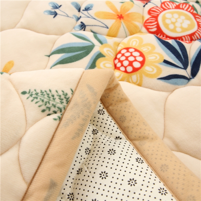 91家纺网 家纺一手货源 找家纺 东宇床垫 2022新款加厚微芙绒床垫 羞涩花开