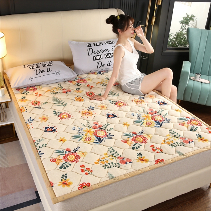 91家纺网 家纺一手货源 找家纺 东宇床垫 2022新款加厚微芙绒床垫 羞涩花开