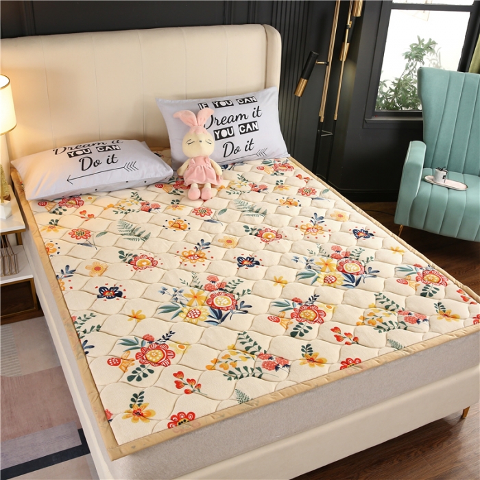 91家纺网 家纺一手货源 找家纺 东宇床垫 2022新款加厚微芙绒床垫 羞涩花开