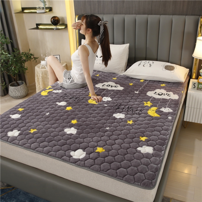 91家纺网 家纺一手货源 找家纺 东宇床垫 2022新款牛奶绒薄款床垫 晚安