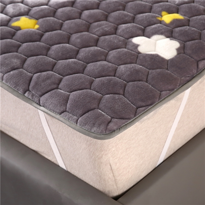 91家纺网 家纺一手货源 找家纺 东宇床垫 2022新款牛奶绒薄款床垫 晚安