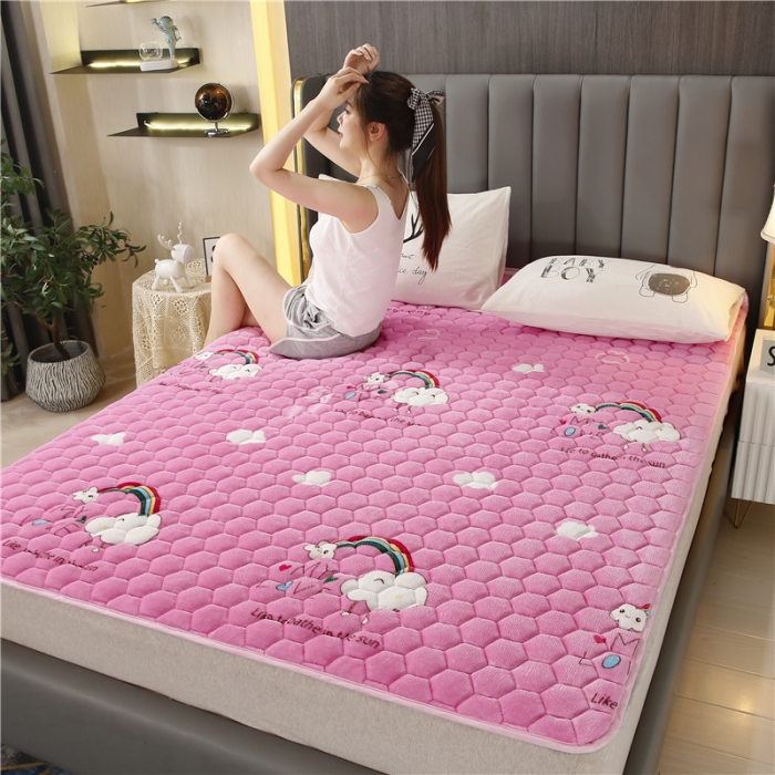 91家纺网 家纺一手货源 找家纺 东宇床垫 2022新款牛奶绒薄款床垫 小彩虹