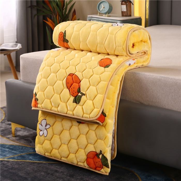 91家纺网 家纺一手货源 找家纺 东宇床垫 2022新款牛奶绒薄款床垫 小橙子