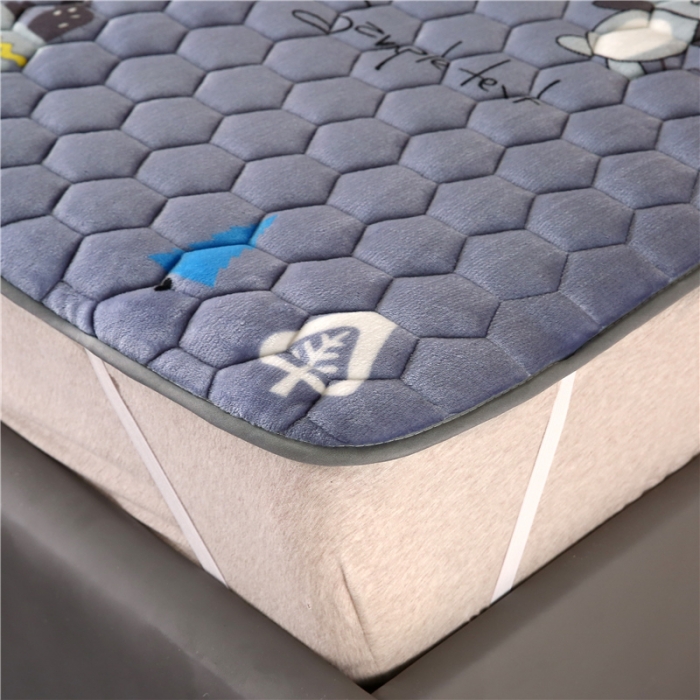 91家纺网 家纺一手货源 找家纺 东宇床垫 2022新款牛奶绒薄款床垫 心有所鼠