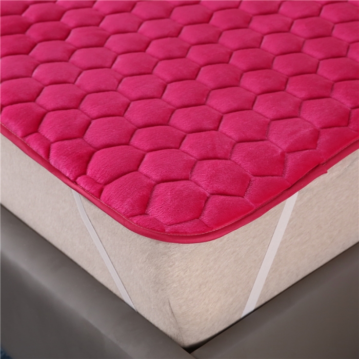 91家纺网 家纺一手货源 找家纺 东宇床垫 2022新款牛奶绒薄款床垫 胭脂红