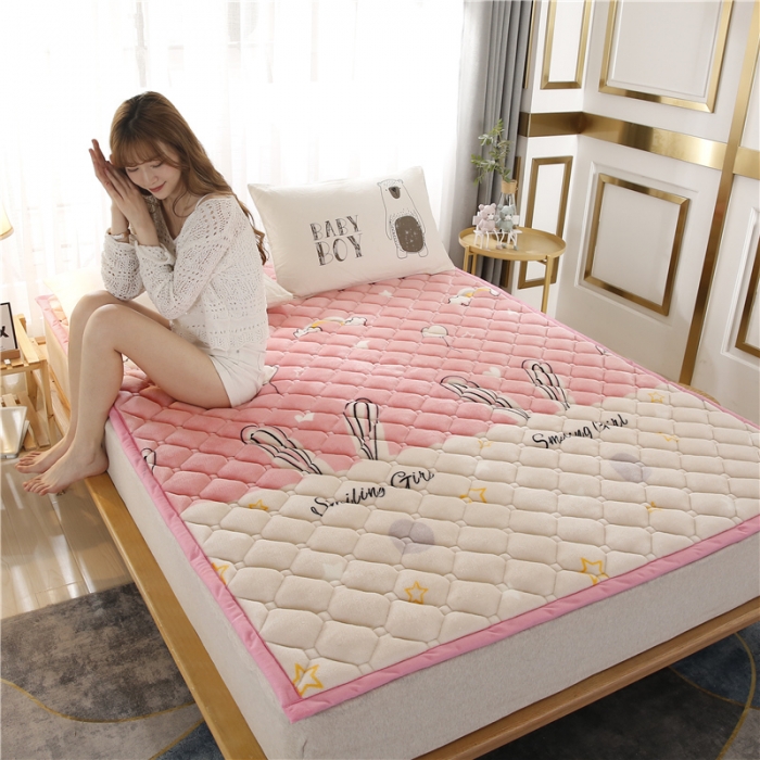 91家纺网 家纺一手货源 找家纺 东宇床垫 2022新款加厚牛奶绒床垫 兔女孩