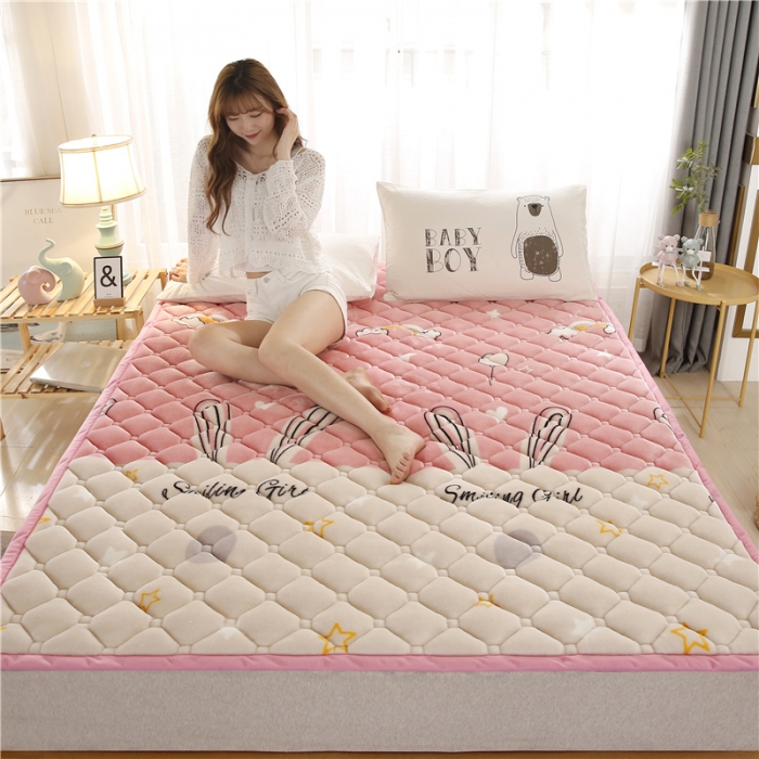 91家纺网 家纺一手货源 找家纺 东宇床垫 2022新款加厚牛奶绒床垫 兔女孩