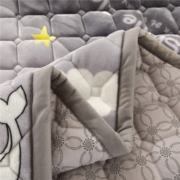 91家纺网 家纺一手货源 找家纺 东宇床垫 2022新款加厚牛奶绒床垫 小海豚