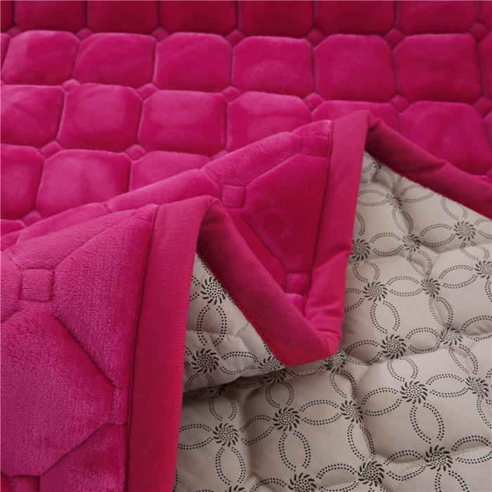 91家纺网 家纺一手货源 找家纺 东宇床垫 2022新款加厚牛奶绒床垫 胭脂红