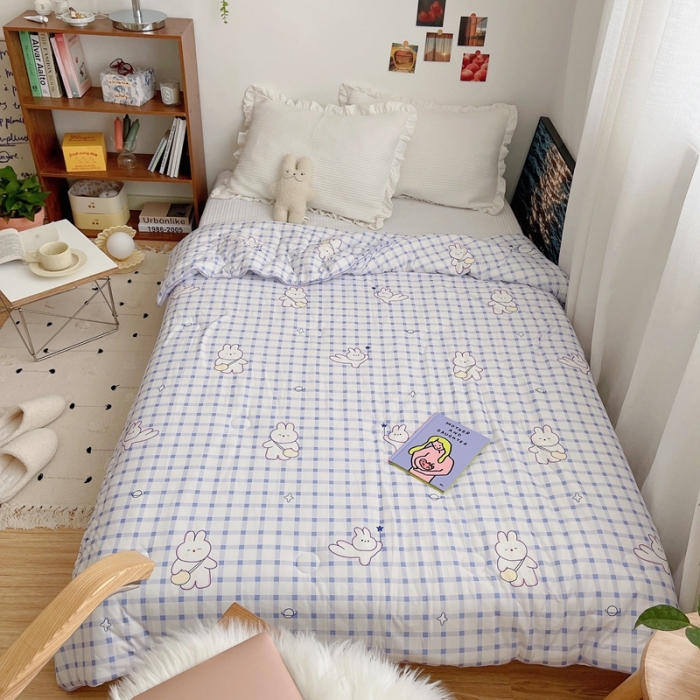 91家纺网 家纺一手货源 找家纺 星期八 2021新款大豆针织春秋被冬被蓝格小兔