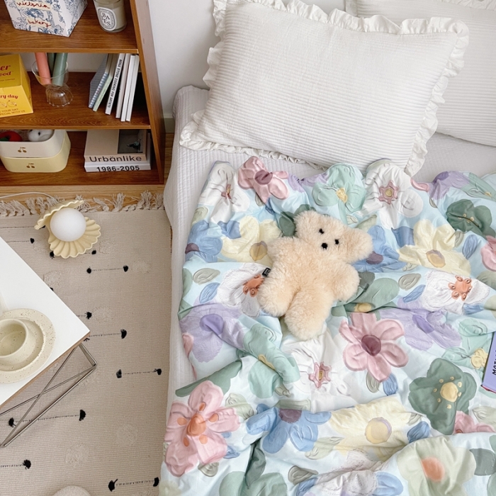 91家纺网 家纺一手货源 找家纺 星期八 2021新款大豆针织春秋被冬被奶油花