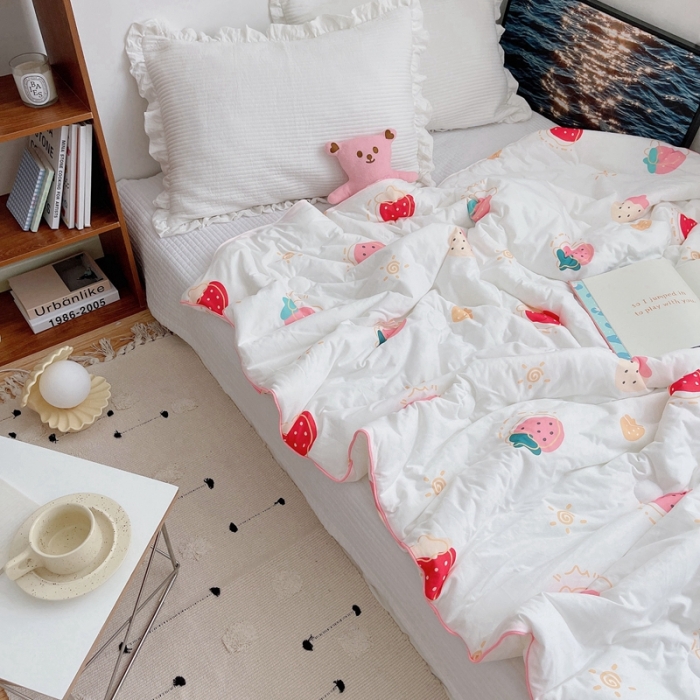 91家纺网 家纺一手货源 找家纺 星期八 2021新款大豆针织春秋被冬被小草莓