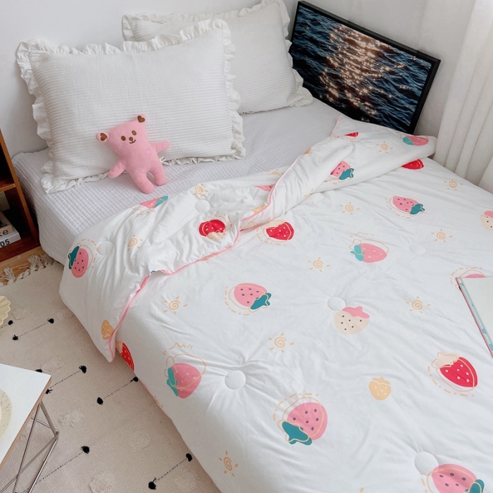 91家纺网 家纺一手货源 找家纺 星期八 2021新款大豆针织春秋被冬被小草莓