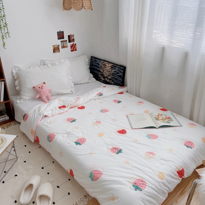 91家纺网 家纺一手货源 找家纺 星期八 2021新款大豆针织春秋被冬被小草莓