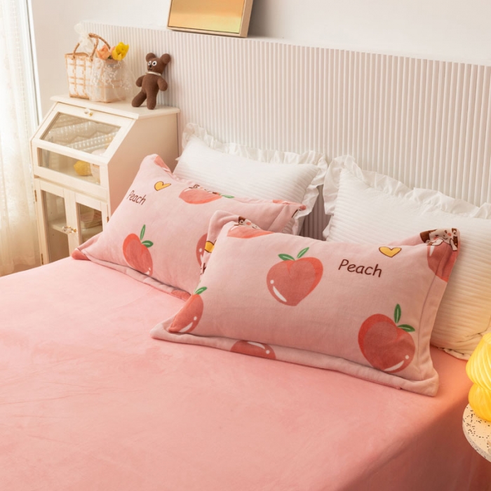 91家纺网 家纺一手货源 找家纺 梦家居 2021新品牛奶绒印花四件套 桃子女孩