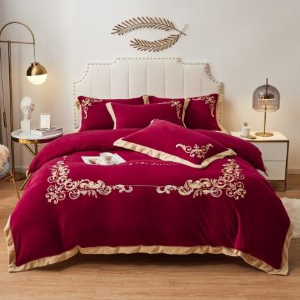 91家纺网 家纺一手货源 找家纺 22新款保暖加厚牛奶绒四件套宝宝绒欧尚刺绣四件套欧典酒红