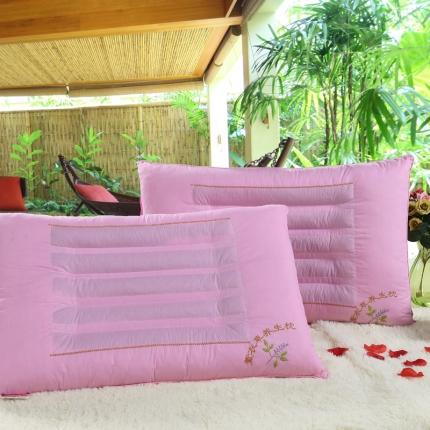 91家纺网 家纺一手货源 找家纺 枕之坊 2021新款角绣花定型枕 薰衣草养生枕红色