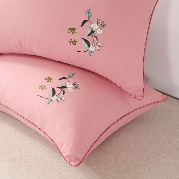 91家纺网 家纺一手货源 找家纺 天意美2021新款艾草薄荷抑菌护颈枕 薄荷-粉