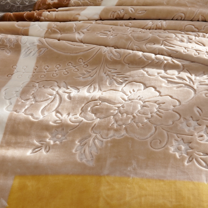 91家纺网 家纺一手货源 找家纺 新月家纺2021新款水晶绒毛毯毯子自由空间