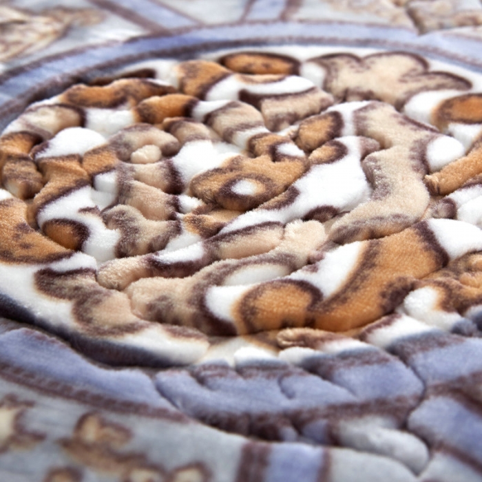 91家纺网 家纺一手货源 找家纺 新月家纺2021新款水晶绒毛毯毯子骏马奔腾