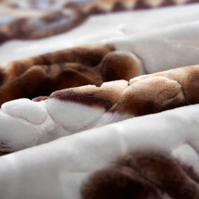 91家纺网 家纺一手货源 找家纺 新月家纺2021新款水晶绒毛毯毯子骏马奔腾