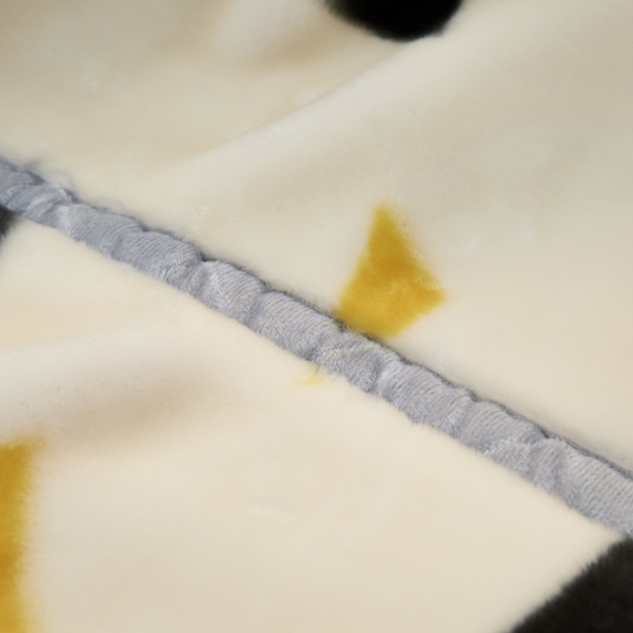 91家纺网 家纺一手货源 找家纺 新月家纺2021新款超柔毛毯269三角形