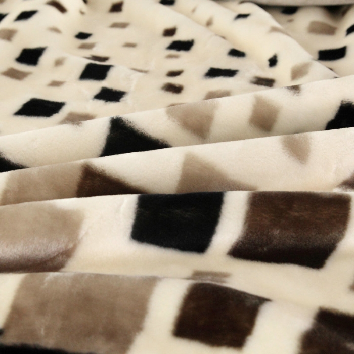 91家纺网 家纺一手货源 找家纺 新月家纺2021新款超柔毛毯319灰绿