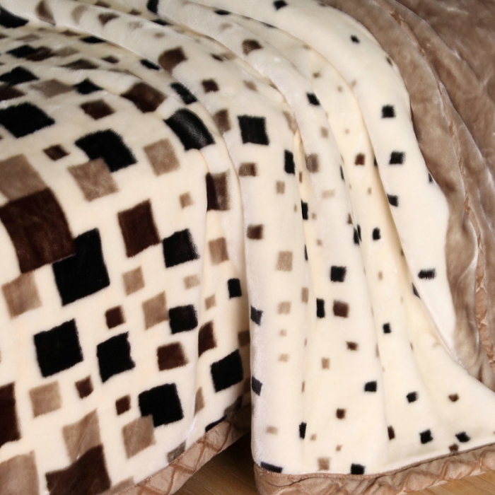 91家纺网 家纺一手货源 找家纺 新月家纺2021新款超柔毛毯319灰绿