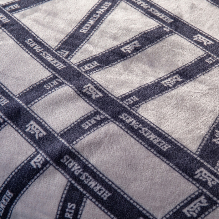 91家纺网 家纺一手货源 找家纺 卡奥AB版加厚复合云毯法莱绒毛毯空调休闲毯沙发盖毯 简灰