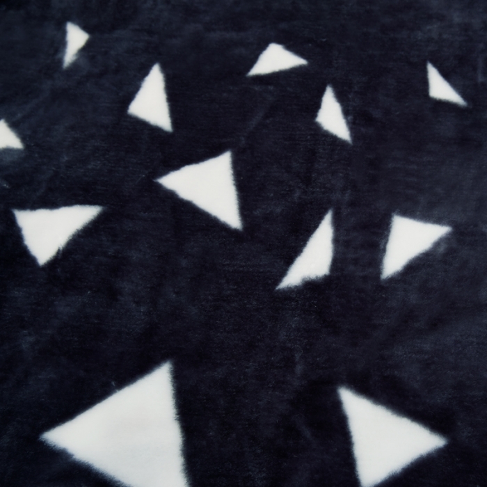 91家纺网 家纺一手货源 找家纺 新月家纺2021新款超柔毛毯灰三角