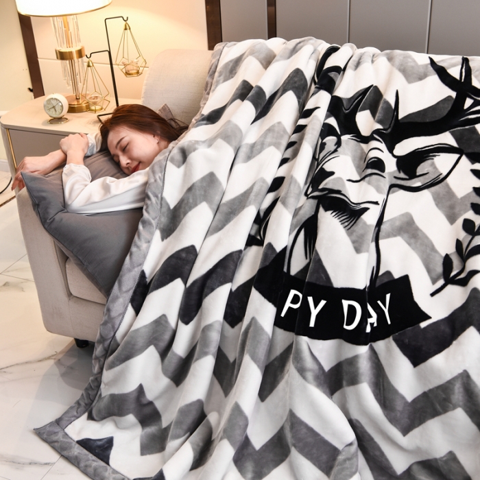 91家纺网 家纺一手货源 找家纺 新月家纺2021新款超柔毛毯几何鹿