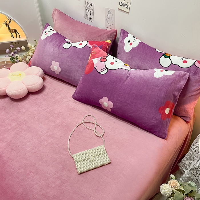 91家纺网 家纺一手货源 找家纺 芃成家纺 2021新款牛奶绒印花四件套 七彩花