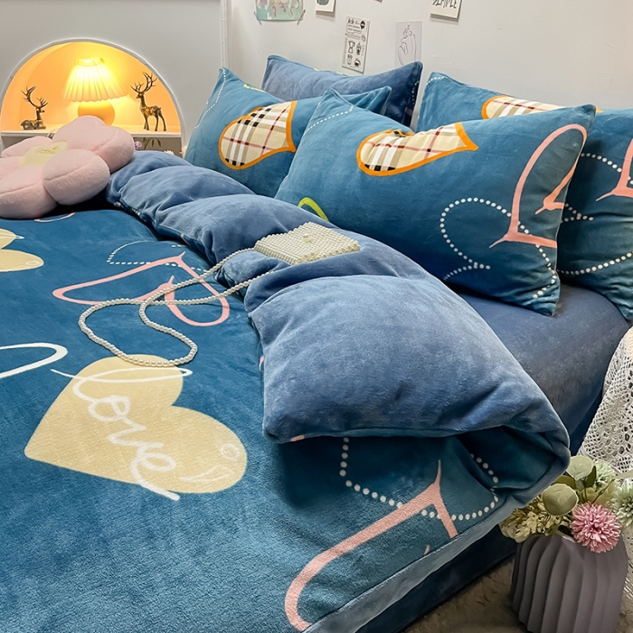 91家纺网 家纺一手货源 找家纺 芃成家纺 2021新款牛奶绒印花四件套 心动