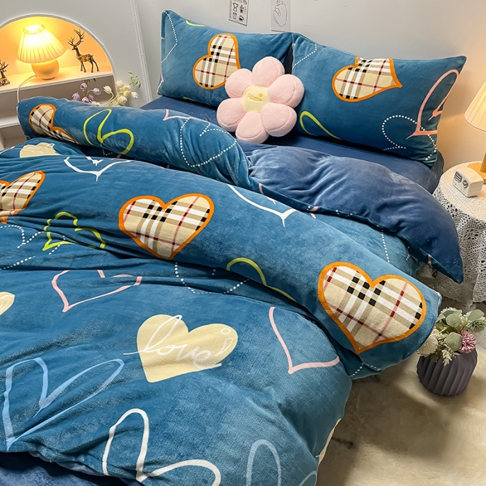 91家纺网 家纺一手货源 找家纺 芃成家纺 2021新款牛奶绒印花四件套 心动