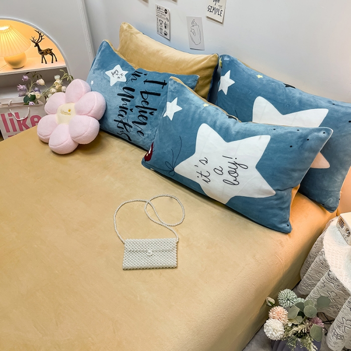 91家纺网 家纺一手货源 找家纺 芃成家纺 2021新款牛奶绒印花四件套 星辰恋