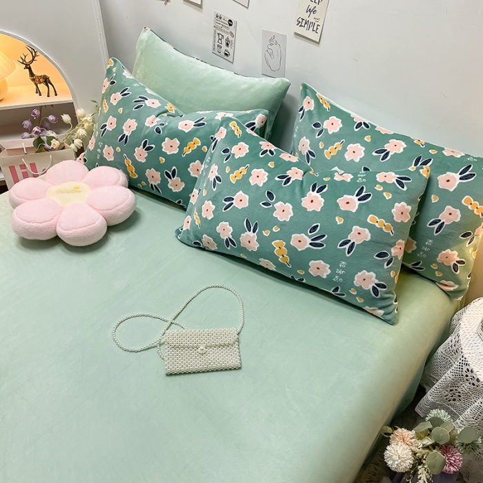 91家纺网 家纺一手货源 找家纺 芃成家纺 2021新款牛奶绒印花四件套 优雅花香